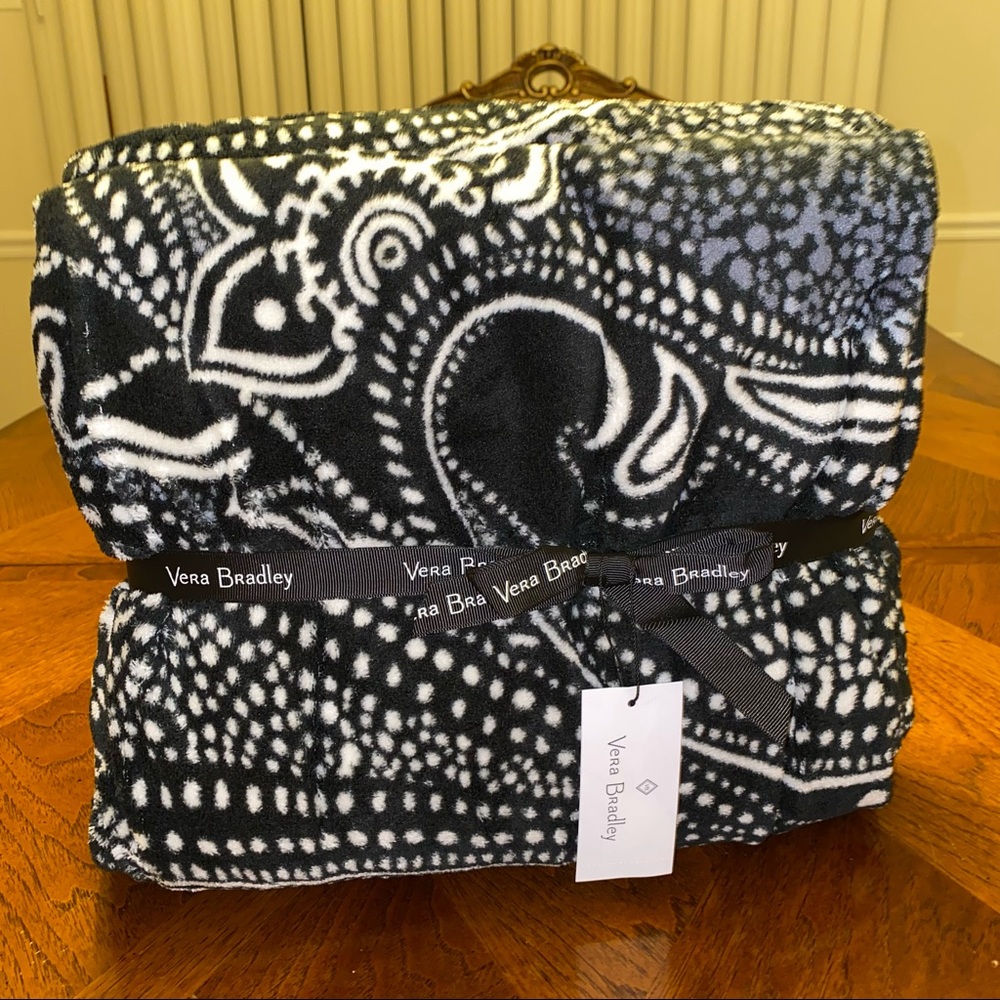 NWT Vera Bradley Throw Bkanket Stellar Paisley